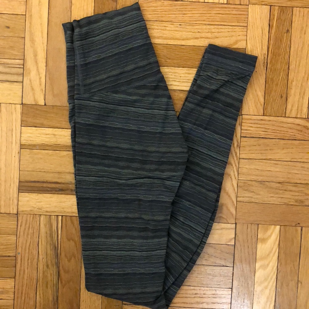 lululemon High Waist Wunder Under Leggings.